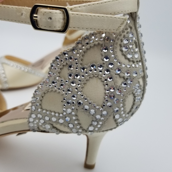 Badgley Mischka Gillian Ankle Strap Open Toe Satin Evening Shoes, Ivory, Size 7 - Picture 7 of 16
